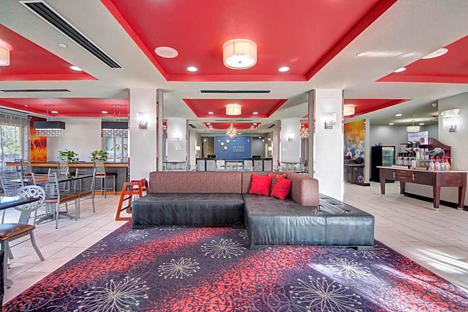 Holiday Inn Express and Suites Oklahoma City North By IHG