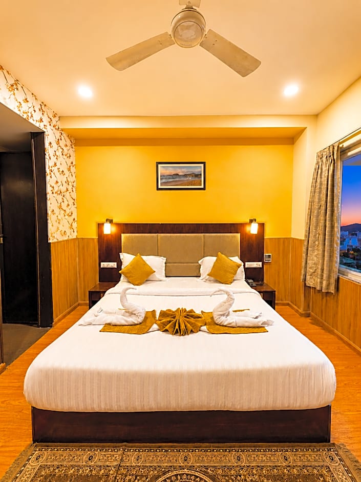 Royal Palm - Hotel Near Udaipur Railway Station