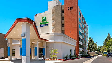 Holiday Inn Express Fullerton By IHG