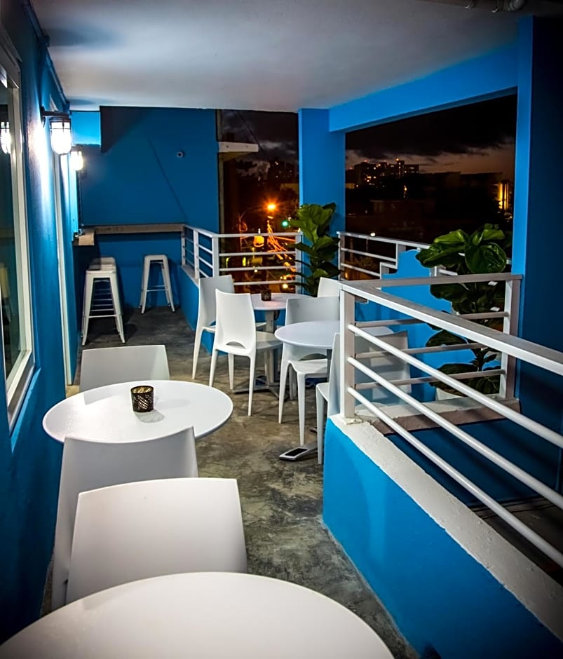 Nomada Urban Beach Hostel- Calle Loiza