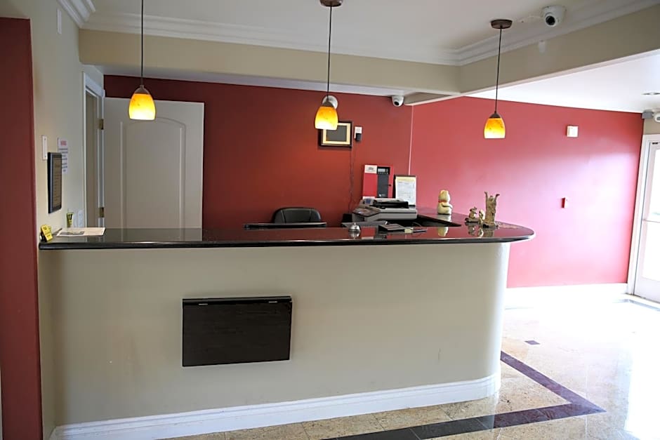 Chateau Inn & Suites