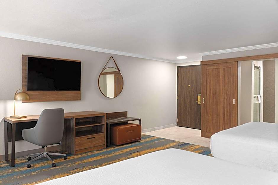 La Quinta Inn & Suites by Wyndham Yakima Downtown