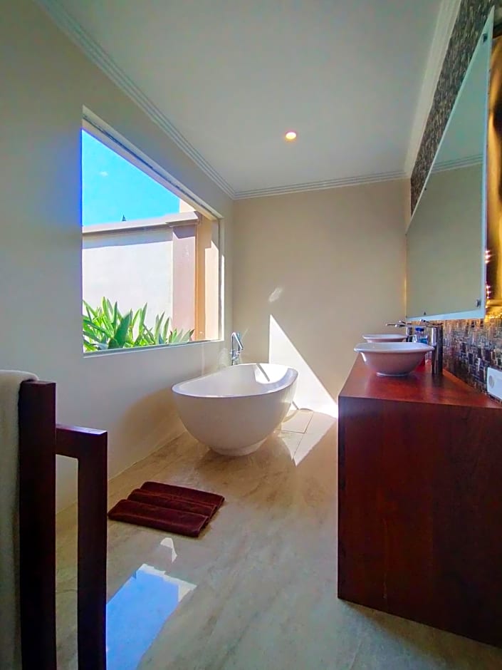 The Grand Villandra Resort Lovina