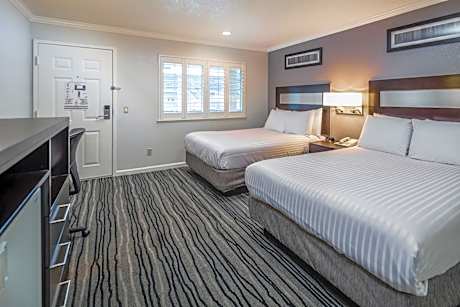 Standard Room with Two Double Beds