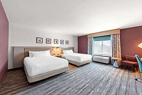 2 Queen Mobility Accessible W/Rollin Shower