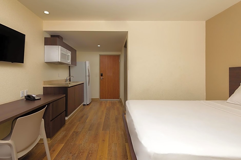 Extended Suites Tijuana Macroplaza