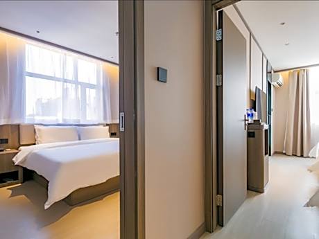 Huazhu - Two Bed Room Suite