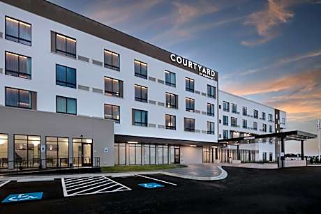 Courtyard by Marriott Conway