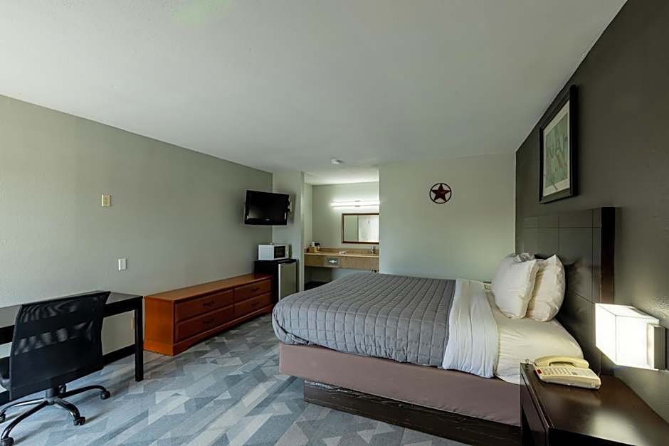 Freer Executive inn and Studios