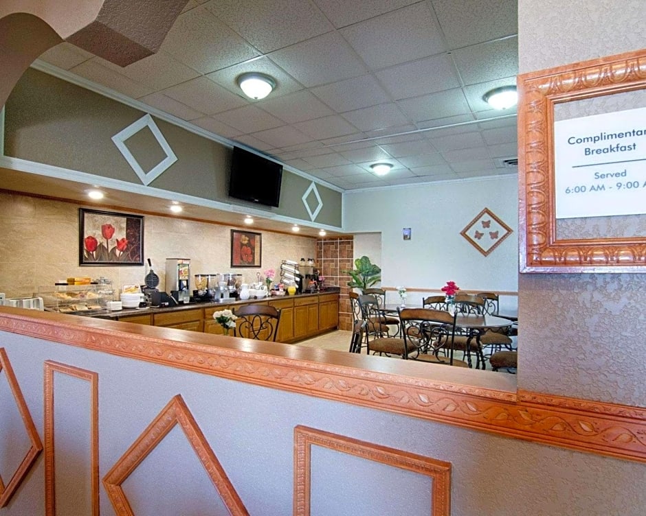 Knights Inn & Suites Emporia