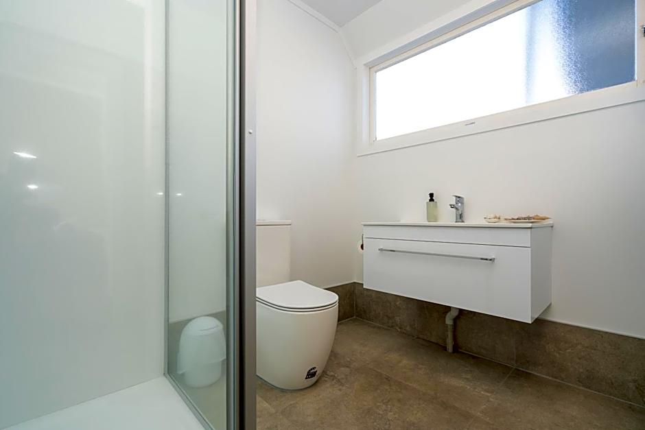 Hananui Lodge and Apartments