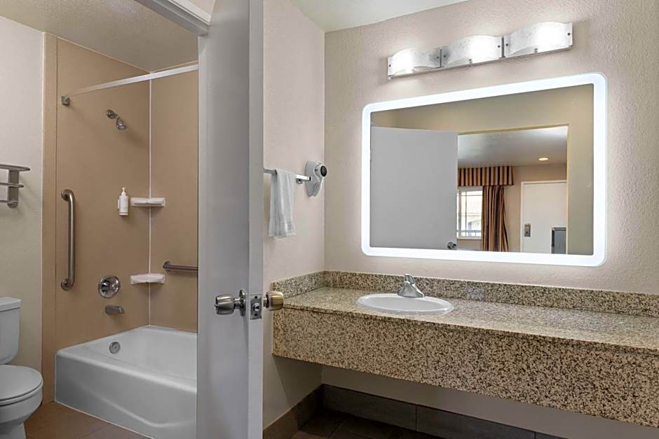 Travelodge by Wyndham Banning Casino and Outlet Mall