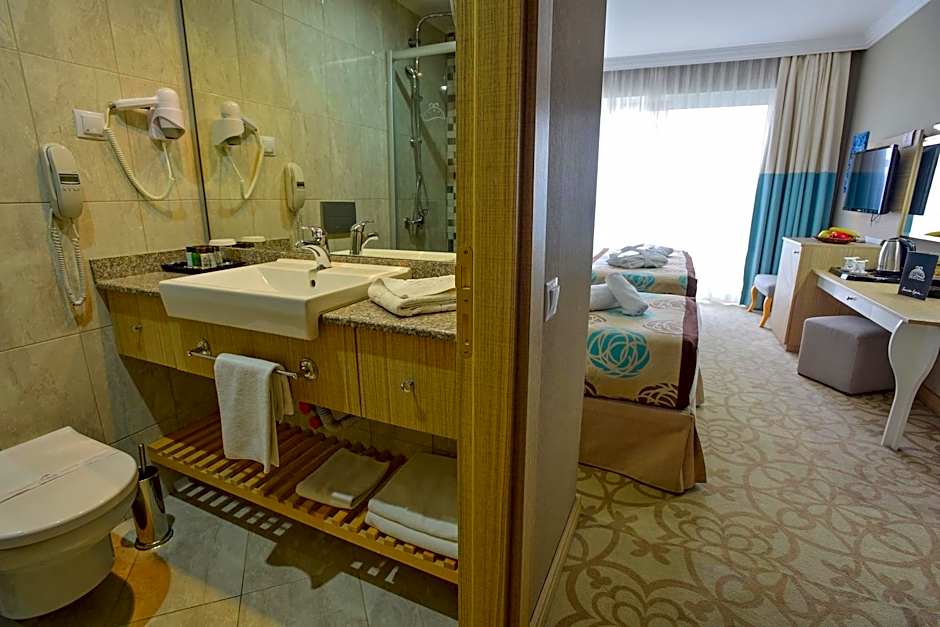 Hotel Izgrev Spa & Aquapark