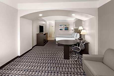 1 King Bed, Deluxe Executive Room, Non-Smoking
