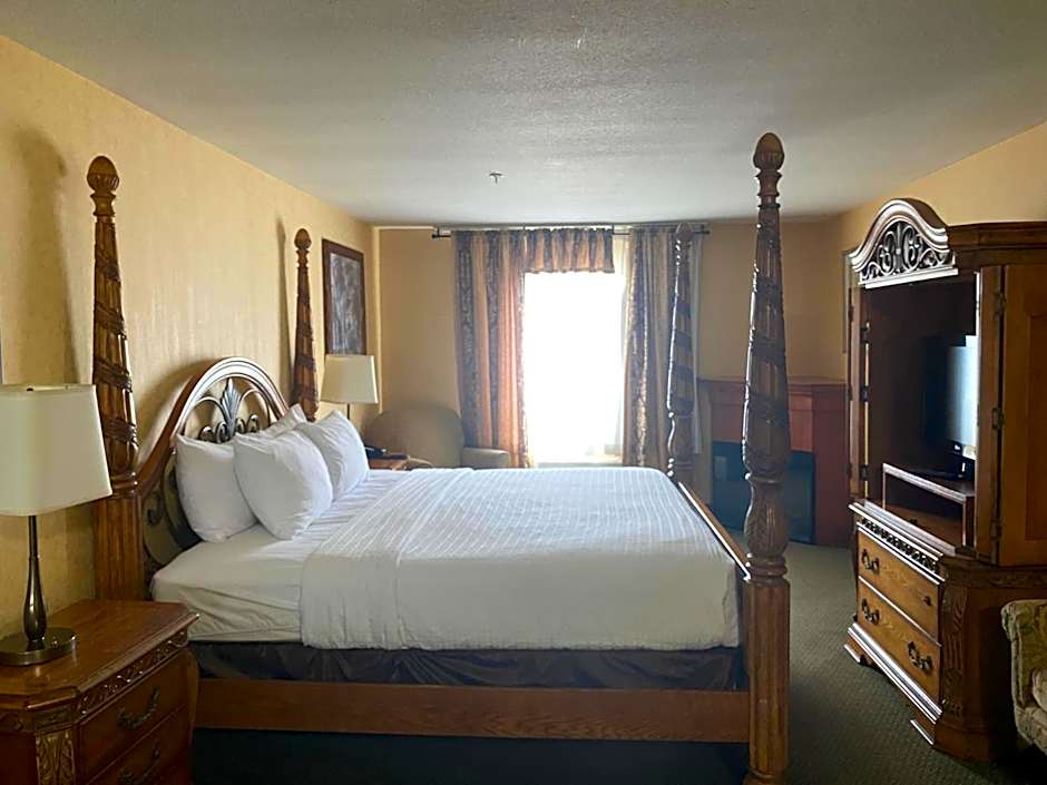 Merit Hotel & Suites