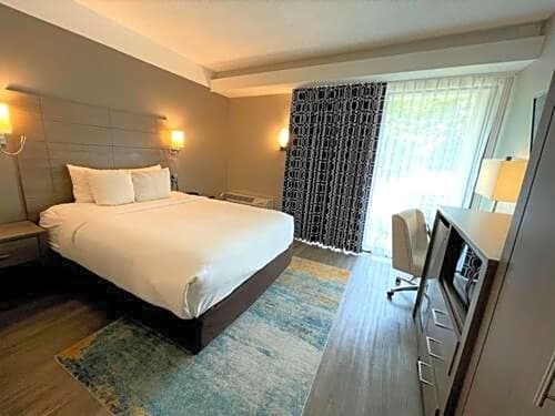 The Hub Middletown Red Bank- Best Western Signature Collection