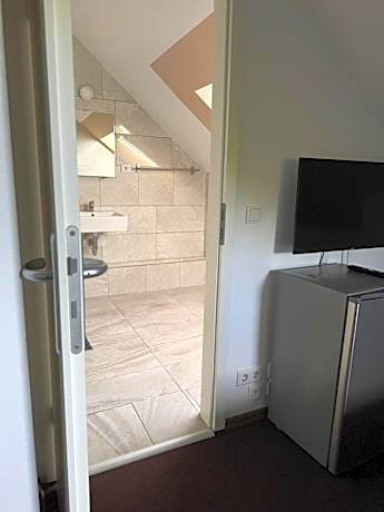 Quadruple Room with Private Bathroom