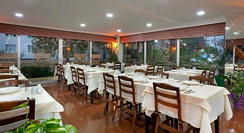 Lara Dinc Hotel