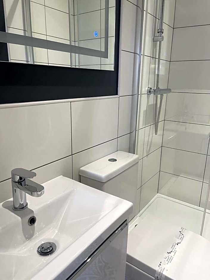 The Horseshoe and Castle