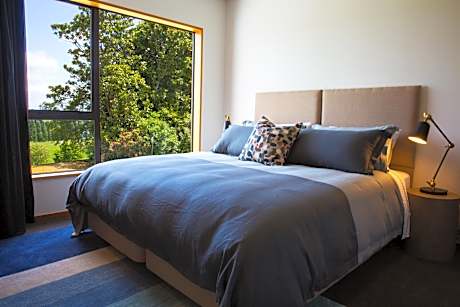 Two-Bedroom Apartment - Bijou Huntington