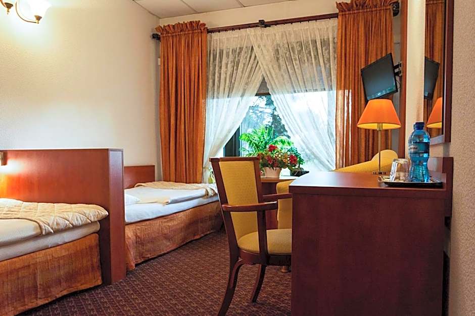Hotel Astra Tajemniczy Ogród