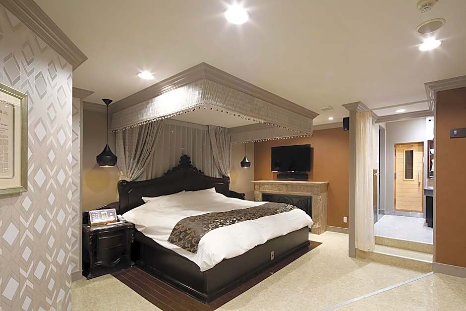 HOTEL Birthday 楠店