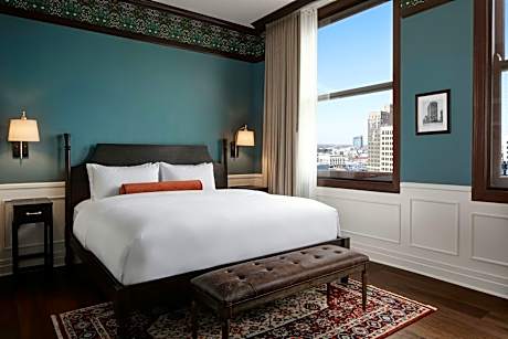 One-Bedroom Executive King Suite