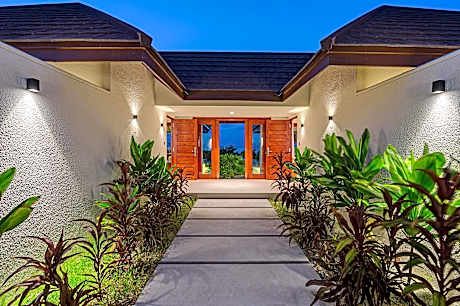 Family Beach Villa (2 King Beds)