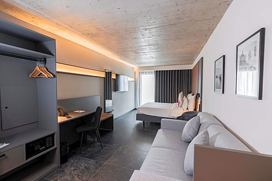 The Londoner Hotel St. Julian's