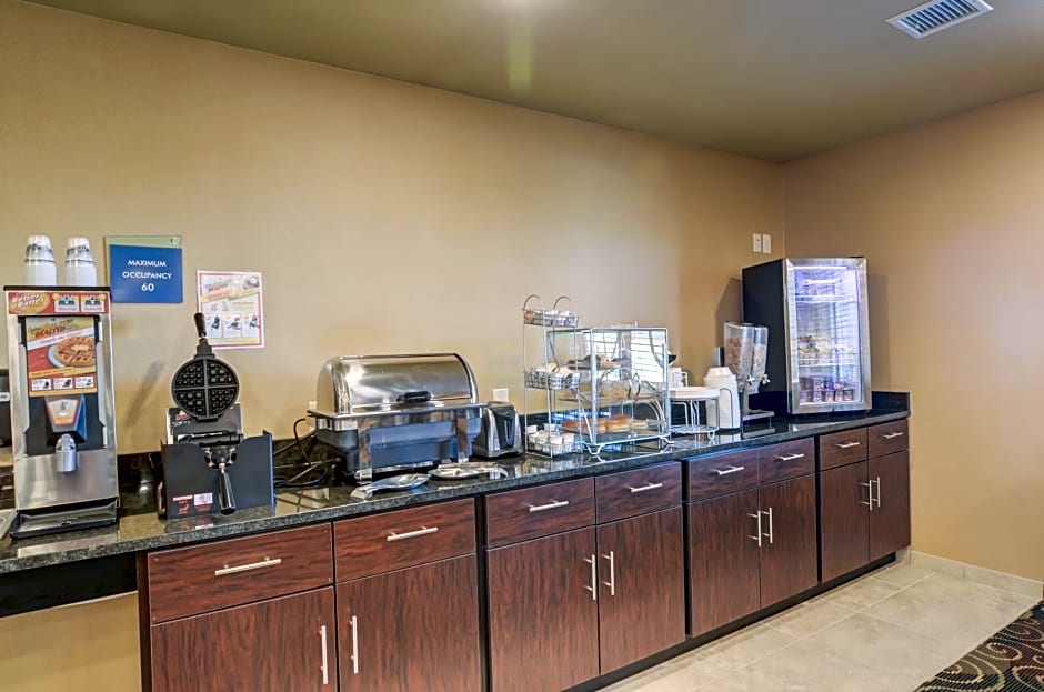 Cobblestone Inn & Suites-Kersey