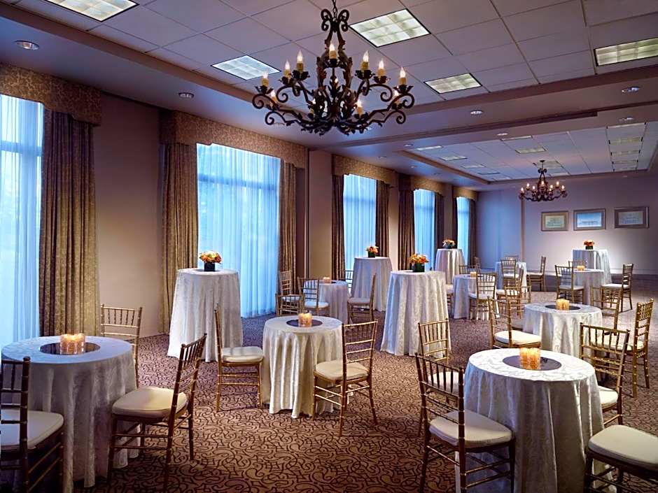 THE RIVERFRONT HOTEL NEW ORLEANS