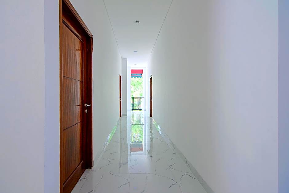 OYO 1319 88 Exclusive Residence