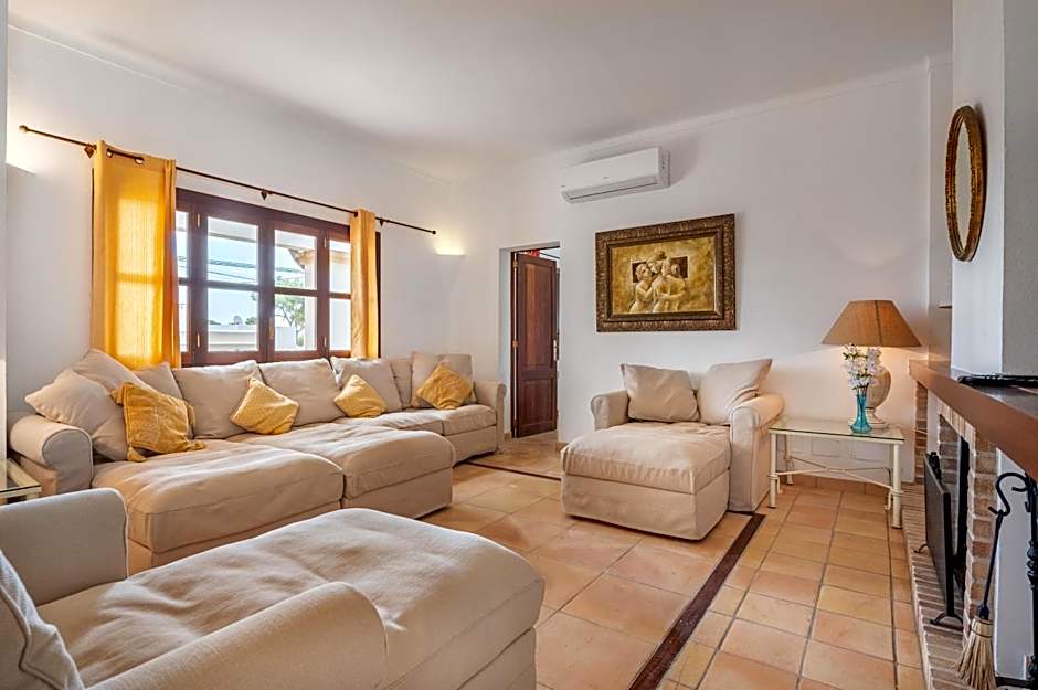 Wonderful 5 Bed Villa With Private
