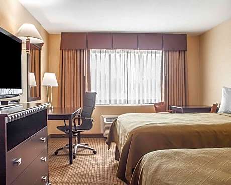 Double Room with Two Double Beds - Accessible/Smoking