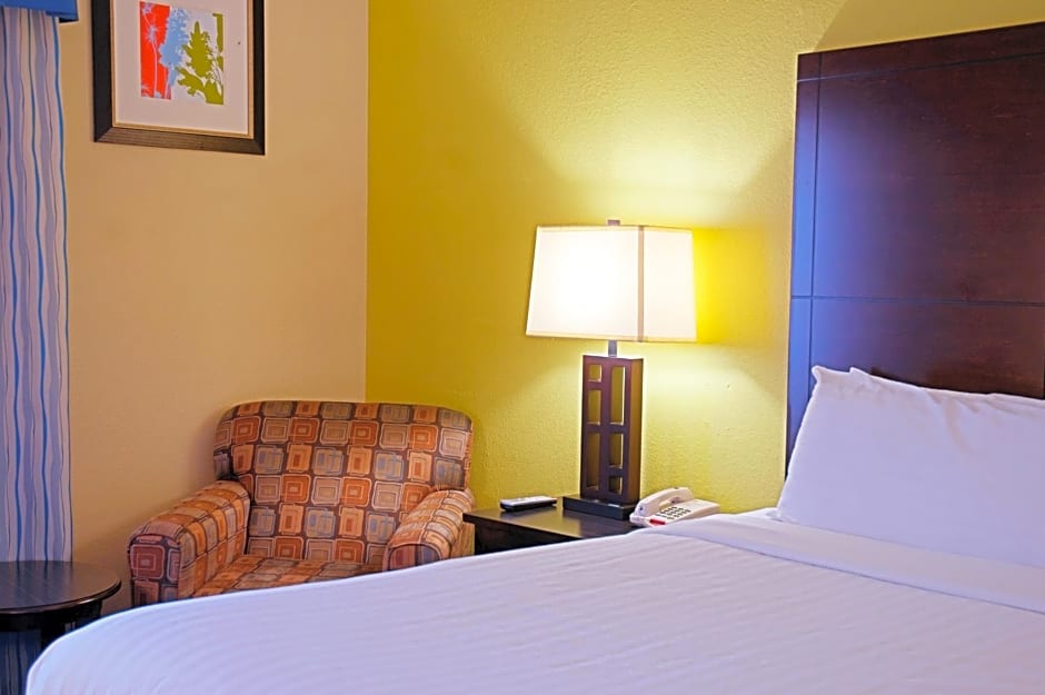 Super 8 by Wyndham Irving/DFW Apt/North