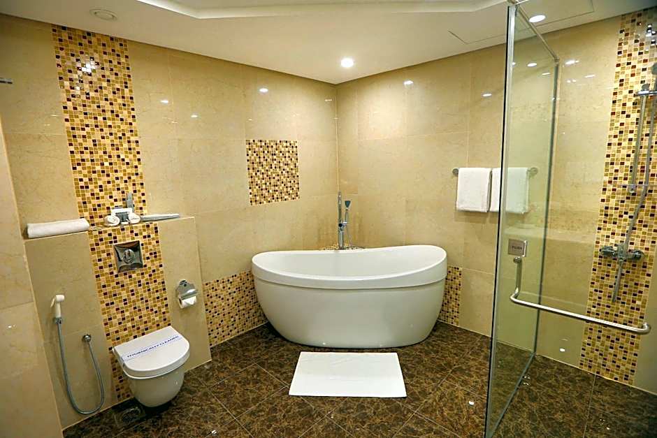 Atiram Premier Hotel