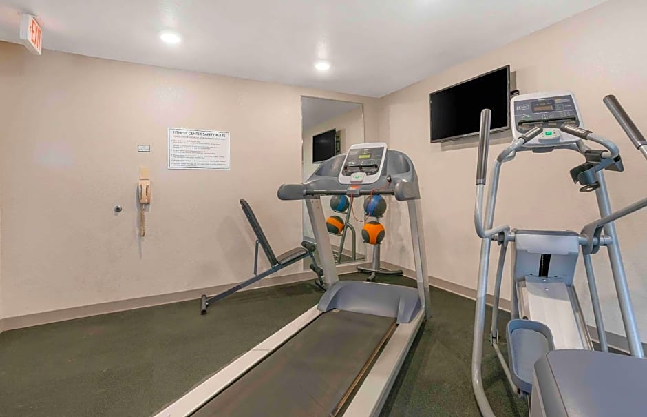 Extended Stay America Select Suites - Louisville - Airport