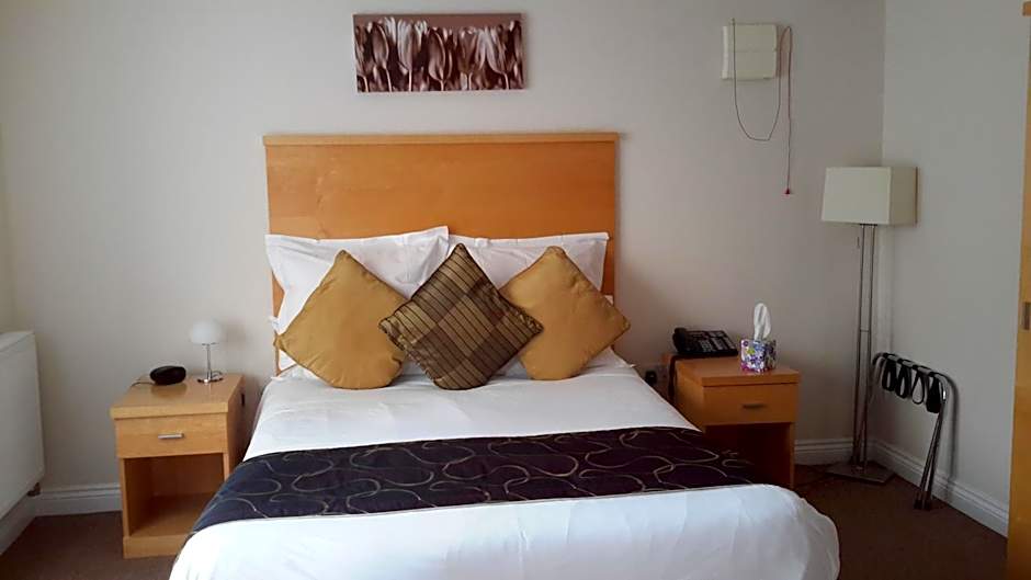 Photo 1 of 6 of 1 King Bed, Accessible