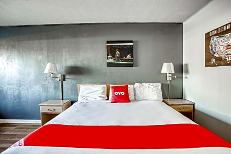 Premium King Bed Smoking