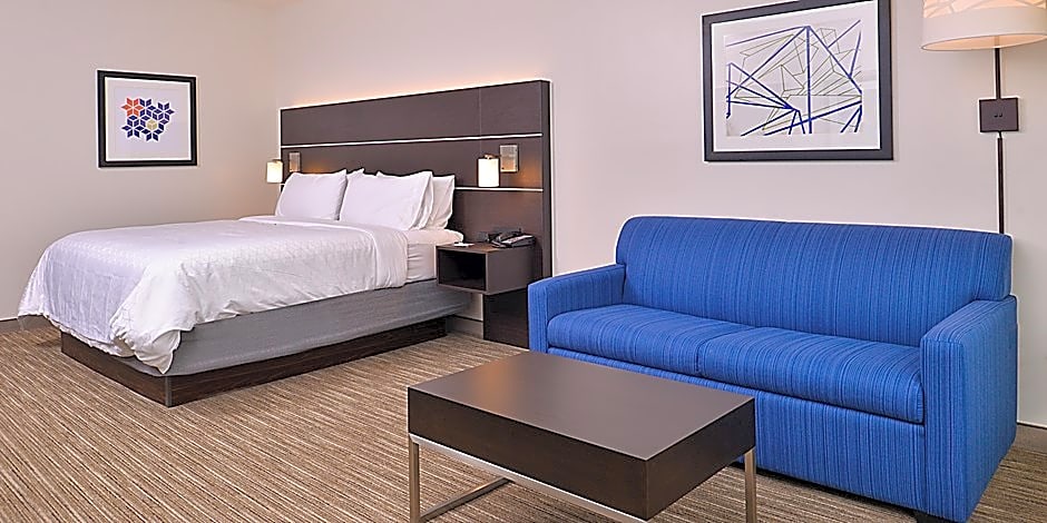 Holiday Inn Express and Suites - Mall of America - MSP Airport By IHG