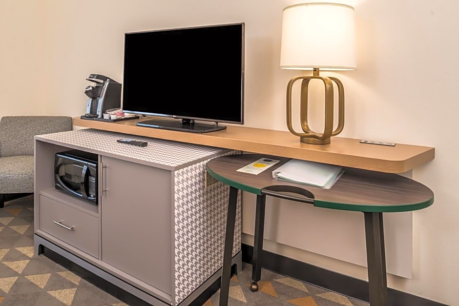 Holiday Inn Joplin, an IHG Hotel