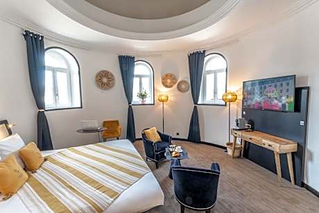 Superior King Suite