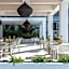 Bitzaro Grande Hotel & Suites
