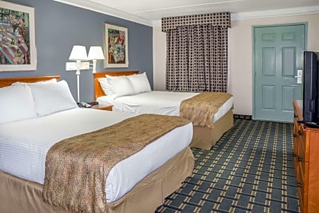 2 Double Beds Smoking