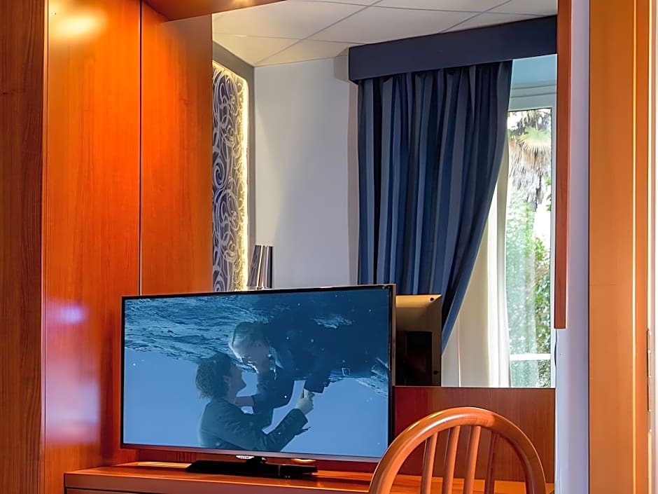 Ad Hoc Domus Guest House