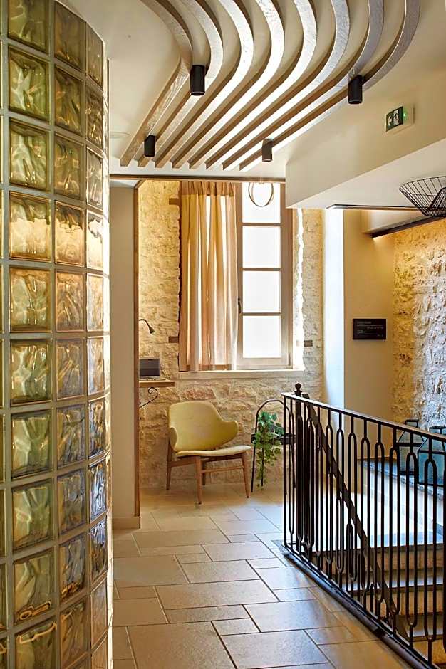 IALNA Boutique Hotel