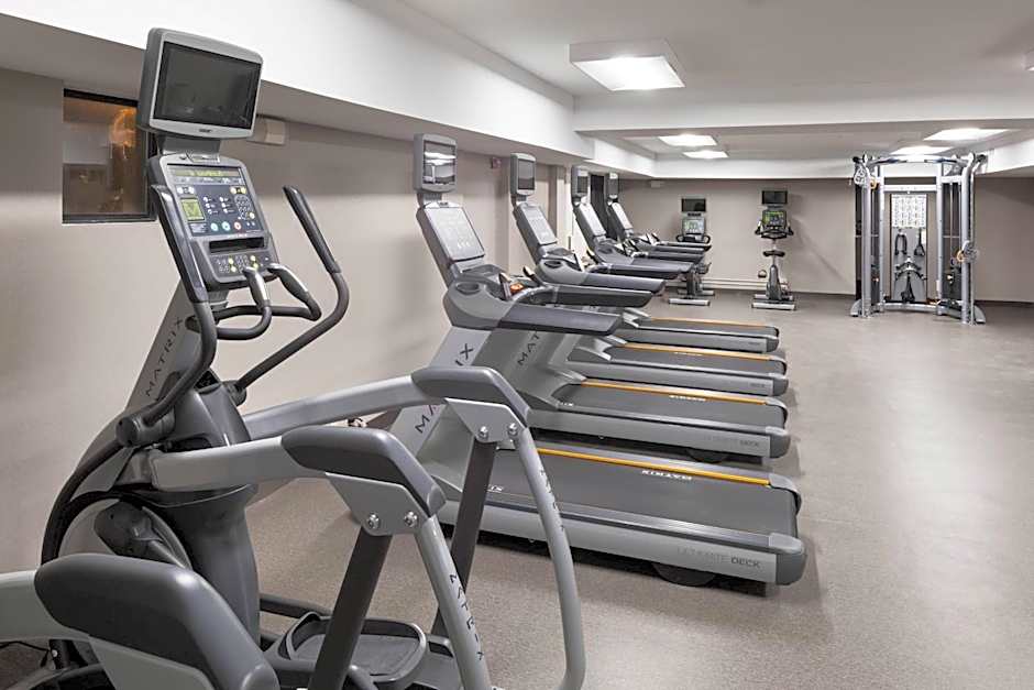 Residence Inn by Marriott Kansas City Country Club Plaza