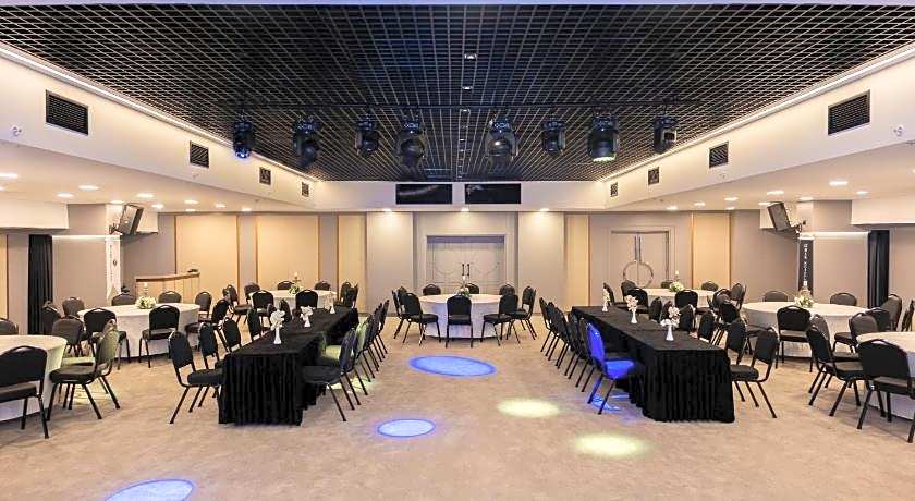 Best Western Plus Khan Hotel