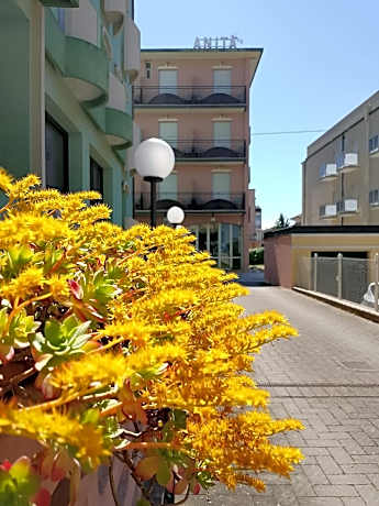 Hotel Anita B&B sul lungomare