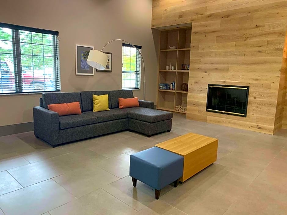 Portage Inn & Suites Kalamazoo – Kalamazoo, MI